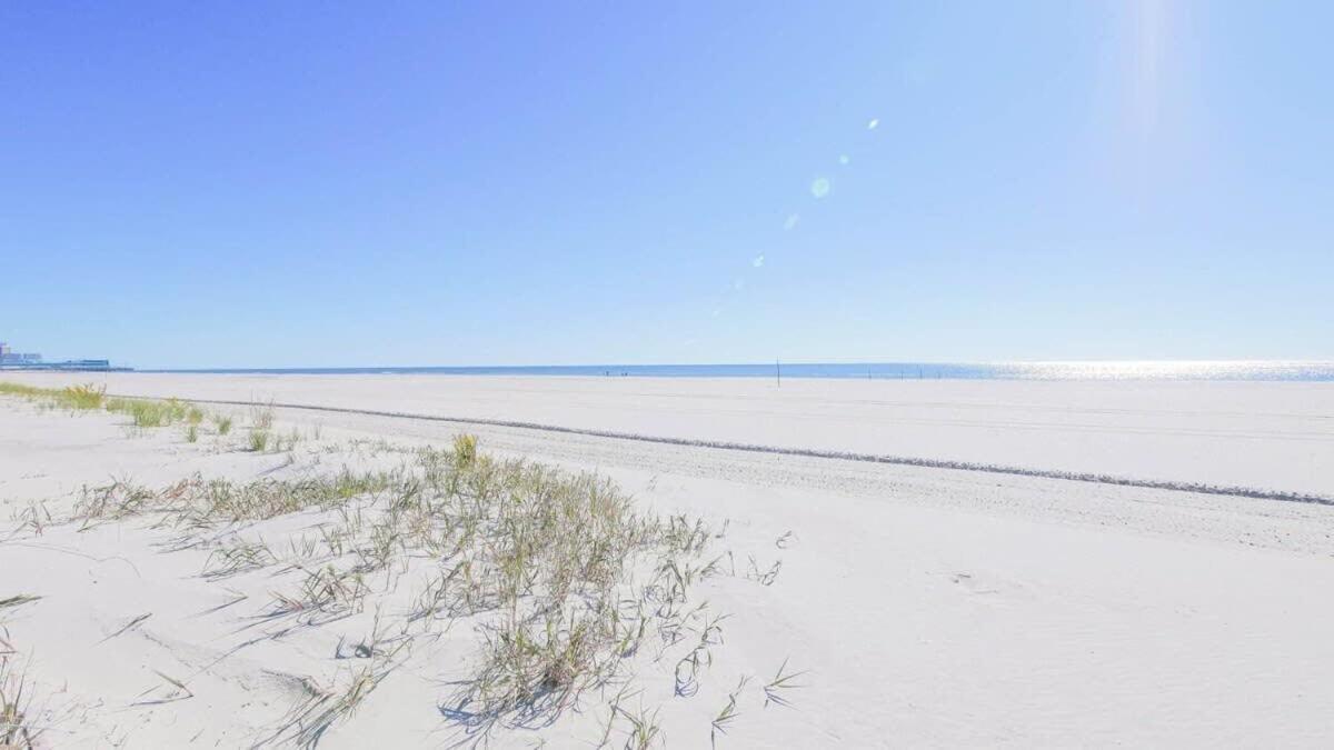 Escape To Raleigh Ave 3 Steps From The Beach Атлантик Сити Экстерьер фото